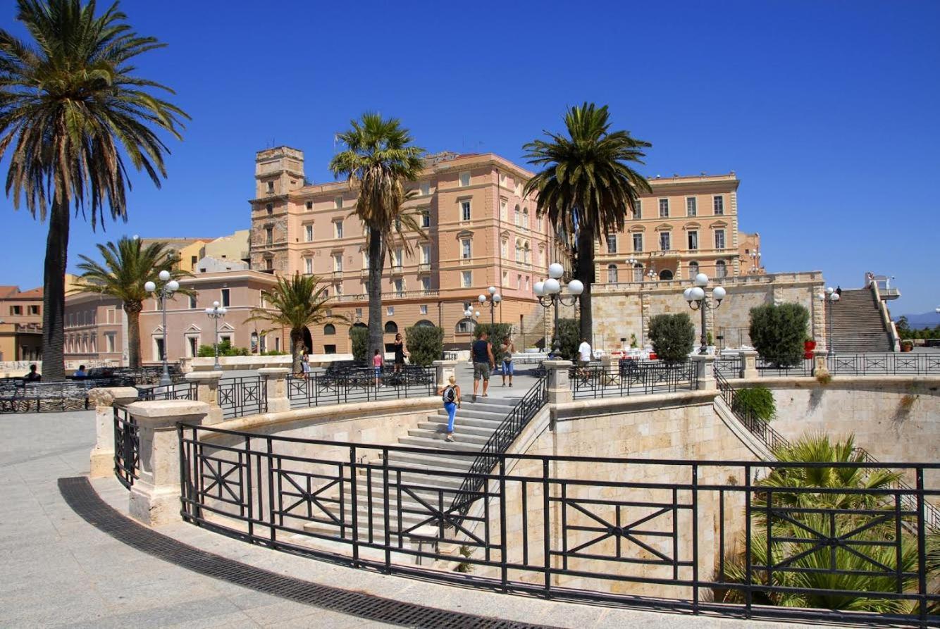 Castello'S Rooms Cagliari Buitenkant foto