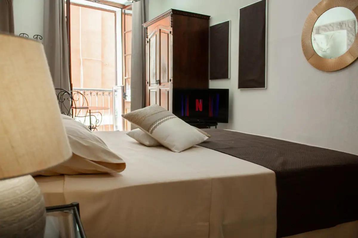 Castello'S Rooms Cagliari Buitenkant foto