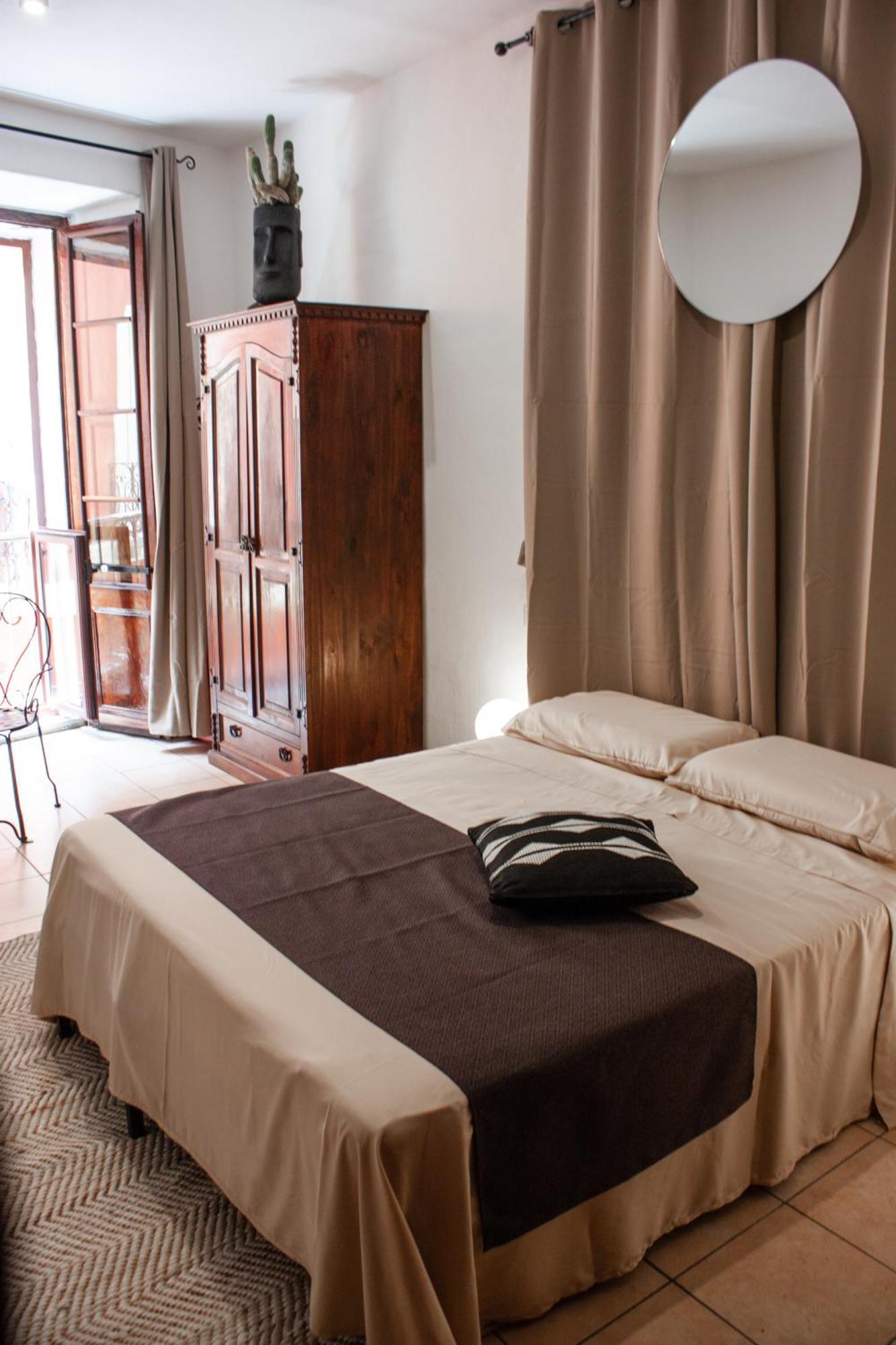 Castello'S Rooms Cagliari Buitenkant foto
