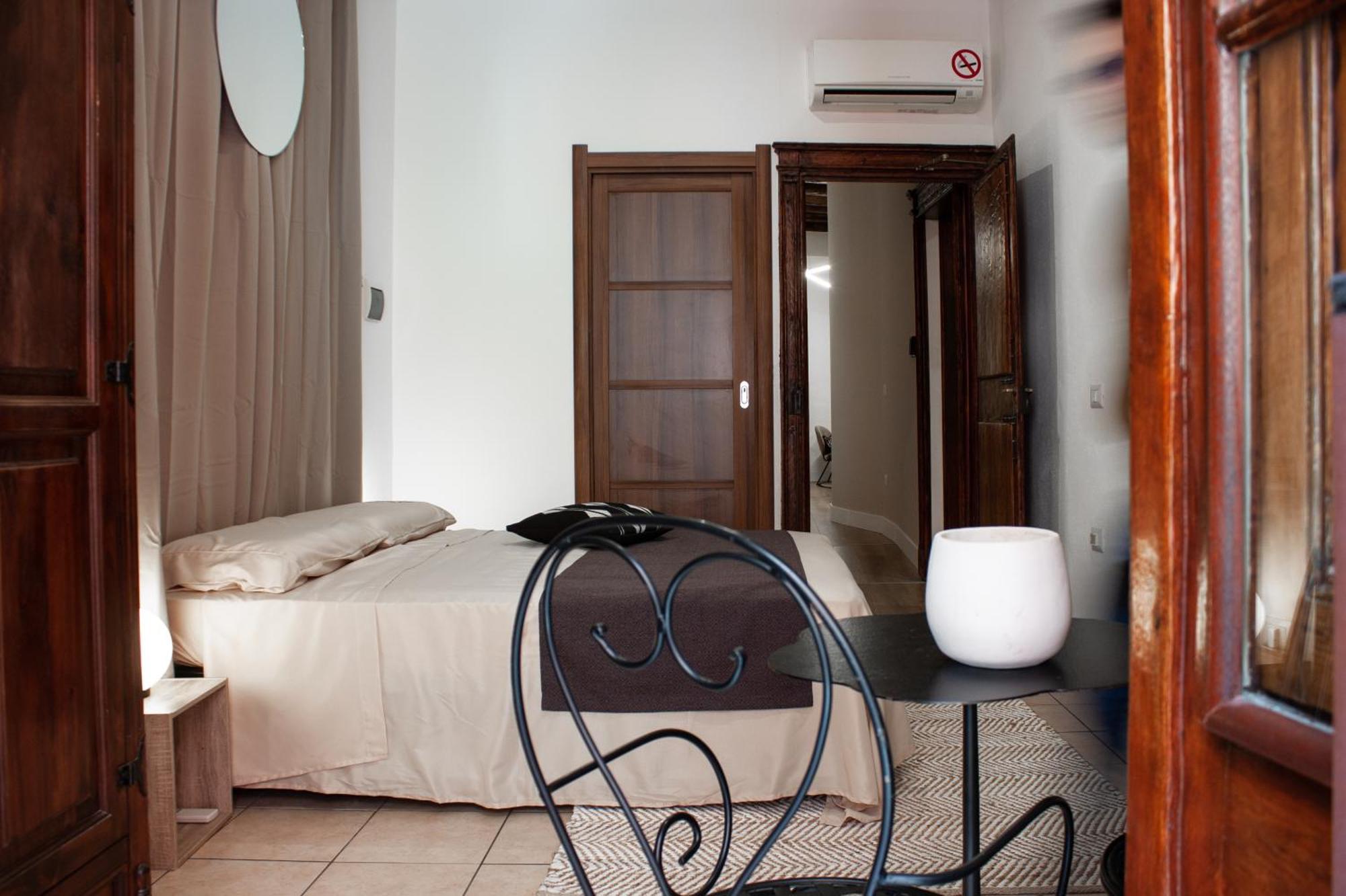 Castello'S Rooms Cagliari Buitenkant foto