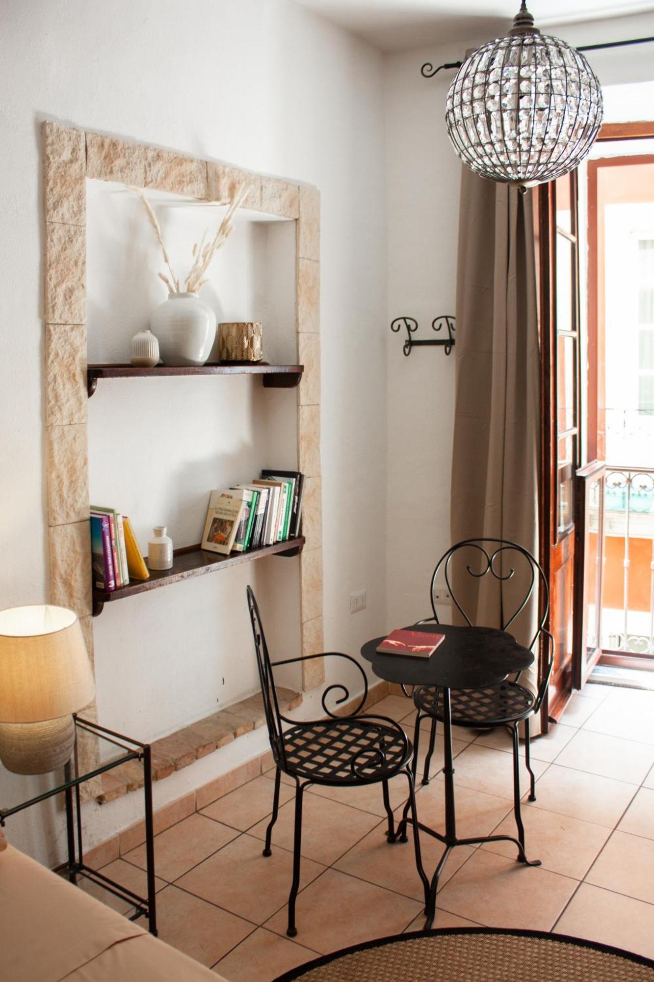 Castello'S Rooms Cagliari Buitenkant foto