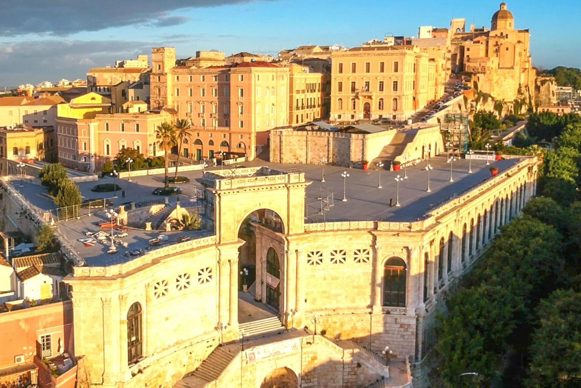 Castello'S Rooms Cagliari Buitenkant foto